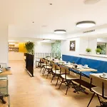 Hostel The Playce - *