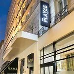 Hostel The Playce - *